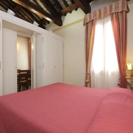 Pozzo Terrace Apartment *